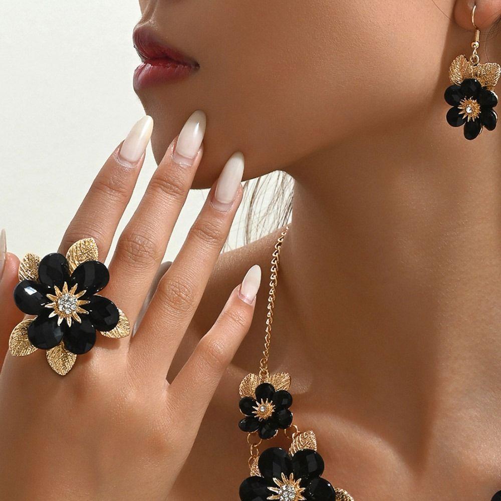Rhinestone Necklace Earring Ring Set Exquisite Clavicle Chain  Jewelry Accessories