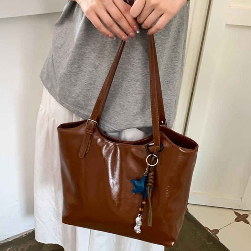 New Soft and Durable Light Luxury Lovely Ladies Handbag Large Capacity Senior Texture Soft and Durable Outdoor Commuting Shoulder Crossbody Bag