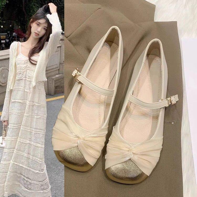 Xiaoxian matching skirt Mary Jane shoes spring new shallow mouth flat sole single shoes one word buckle belt
