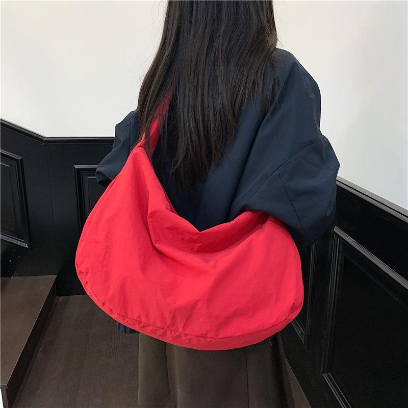 Fashion Women'S Bags Simple Dumpling Bags Solid Color Versatile Women'S Shoulder Bags Large Capacity Messenger Bags Tide