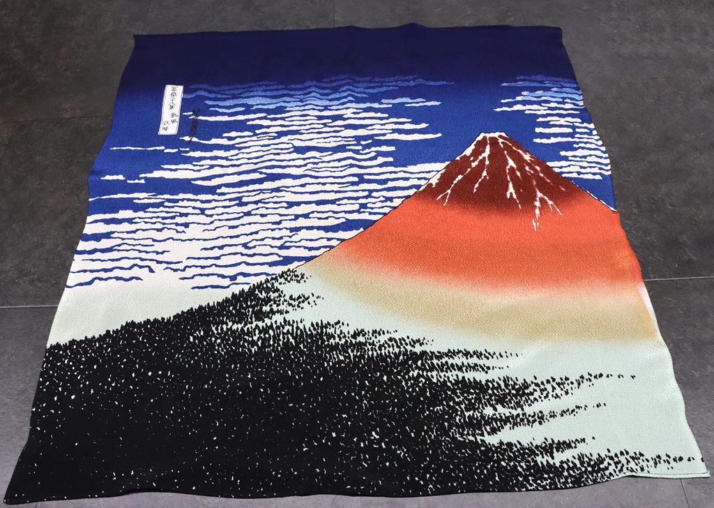 Japanese Made In Furoshiki X Souvenir, Japan, (Red Fuji) (68cm 68cm)
