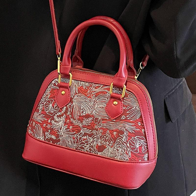 Casual simple commuter bag fashionable portable shell bag women's autumn new embroidered shoulder messenger bag