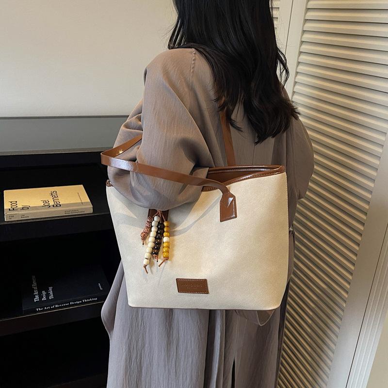 Retro Commuter Large-capacity Underarm Bag Women's New Fashionable and Popular Shoulder Bag Simple Personalized Portable Tote Bag