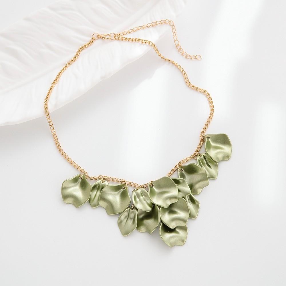 Fashion Colorful Petal Necklace Shimmer Irregular Fringe Pendant Necklaces Layered Sequin Sweater Chains Gifts