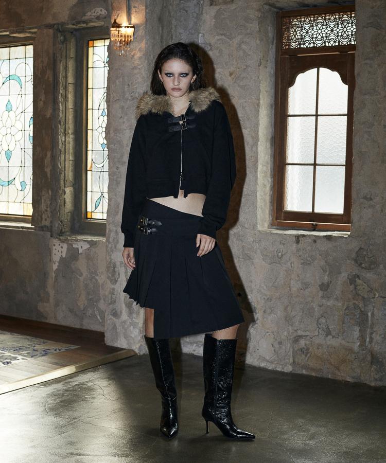 Bunteu Twice Locked Wrap Skirt (Black)