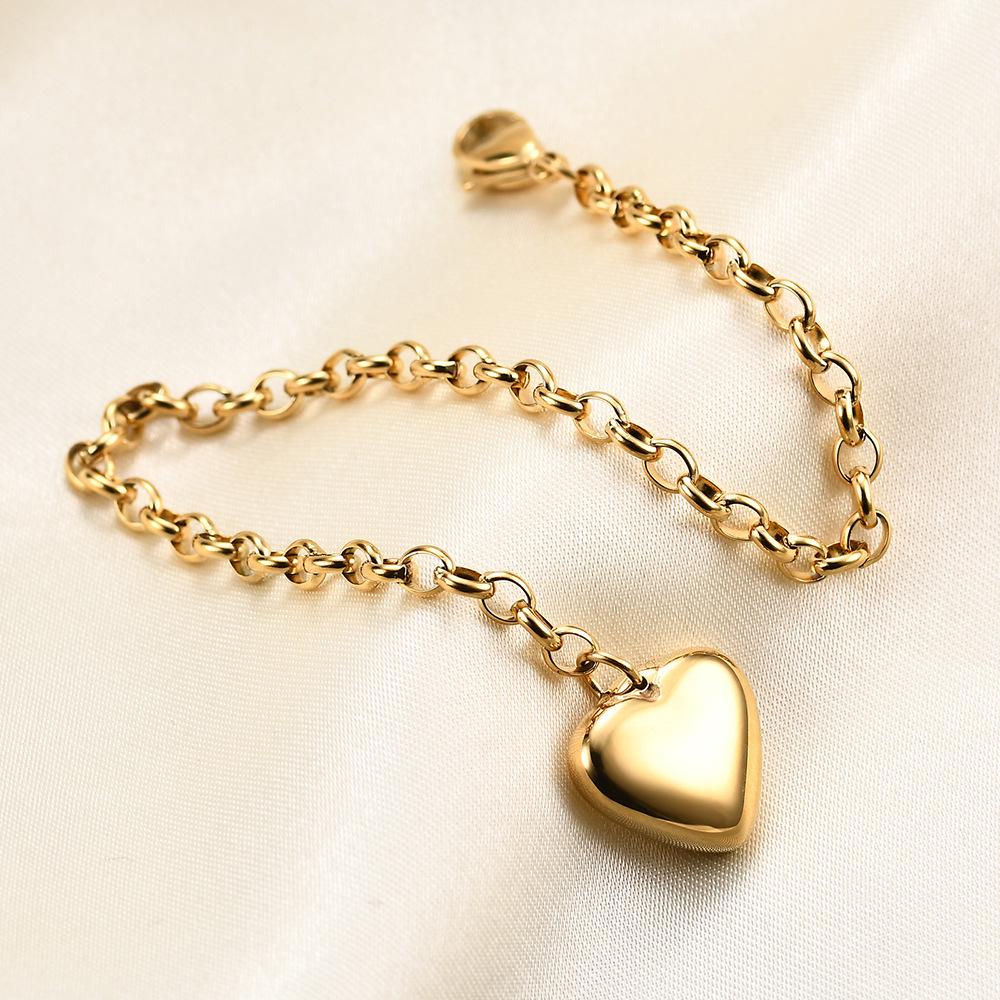 European & American Fashion Titanium Steel Heart Bracelet - Adjustable Stainless Steel Design for Women