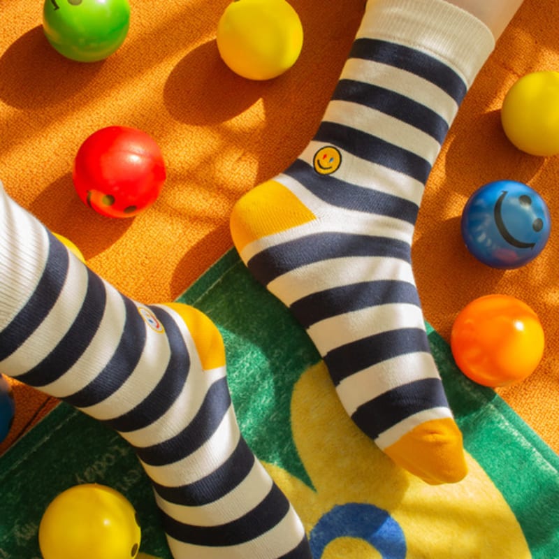 SNOOZY Striped Smile 3 Emoji Embroidered Socks (Navy Y)