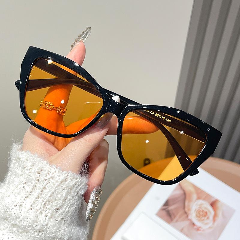 Women's Personality Versatile Sunglasses Color-blocked Cat Eye UV400 Glasses Street Photography Ultra Light Comfortable