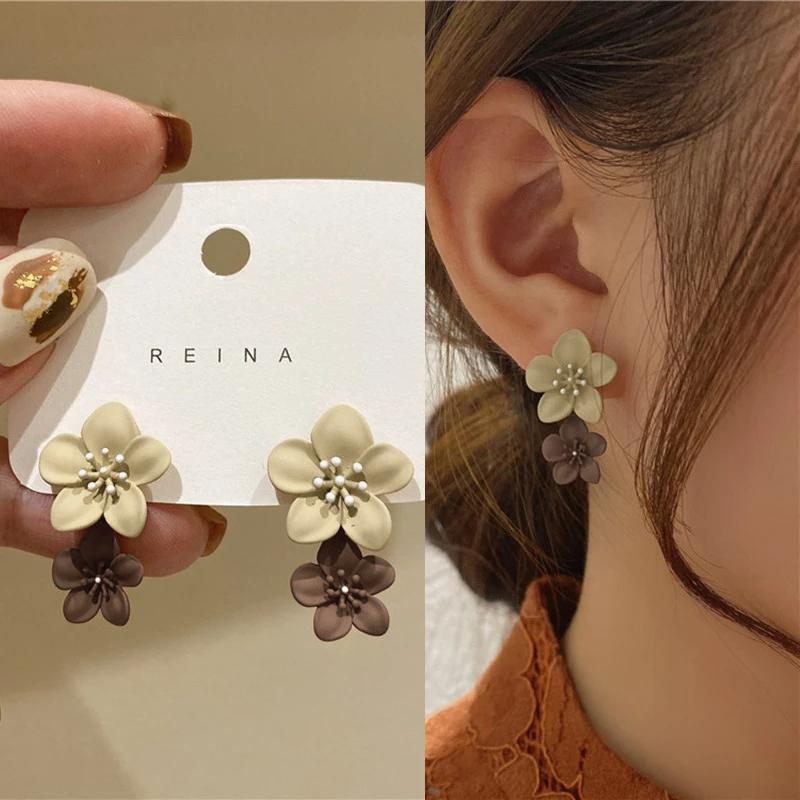 Fashion Elegant Daisy Flower Stud Earrings for Women Red Yellow Color Sweetheart Symmetrical Earring Holiday Party Jewelry Gifts