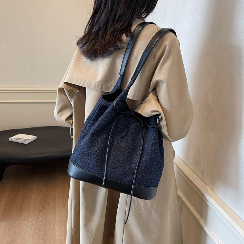 Сумка-тоут с леопардовым принтом — фото 4