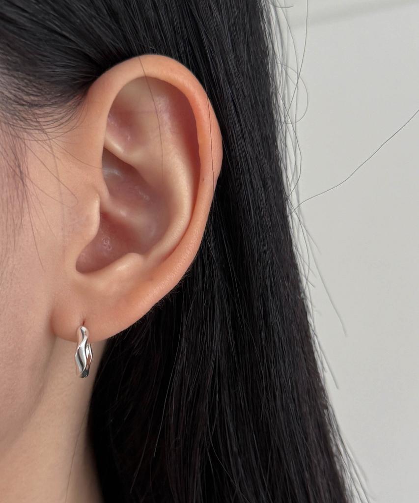 Baradu 925 Pointed Wave Hoop Earring