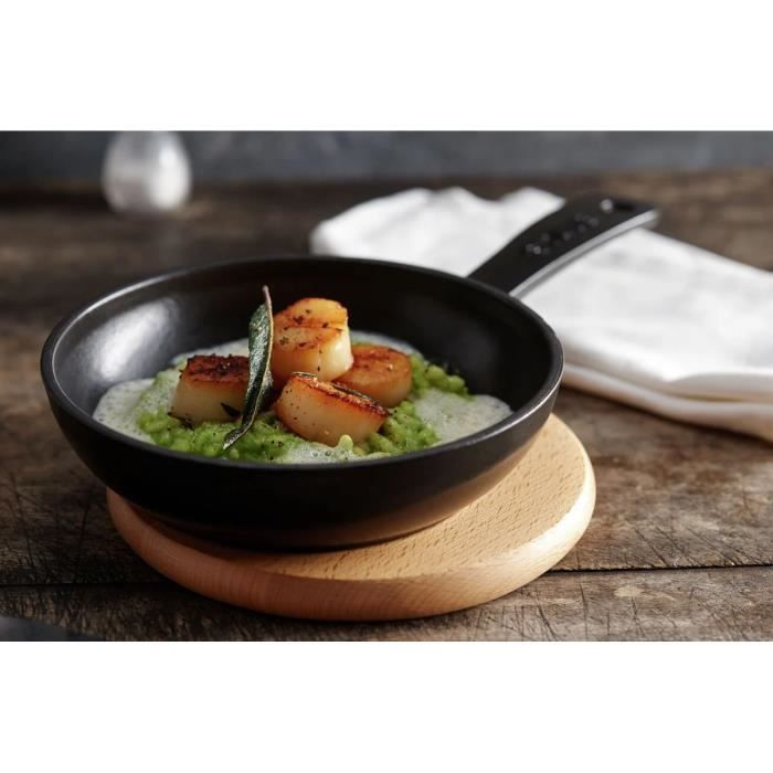 Cast Iron Pan - STAUB - 16 Cm - Black - Induction Compatible - Durable and Scratch-Resistant