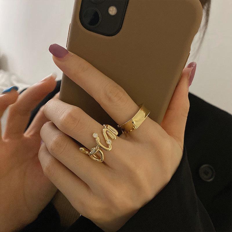 Koreanischer Gold Geometrischer Buchstaben Wellen Ring: Modischer Retro-Zeigefinger-Schmuck für trendige Frauen