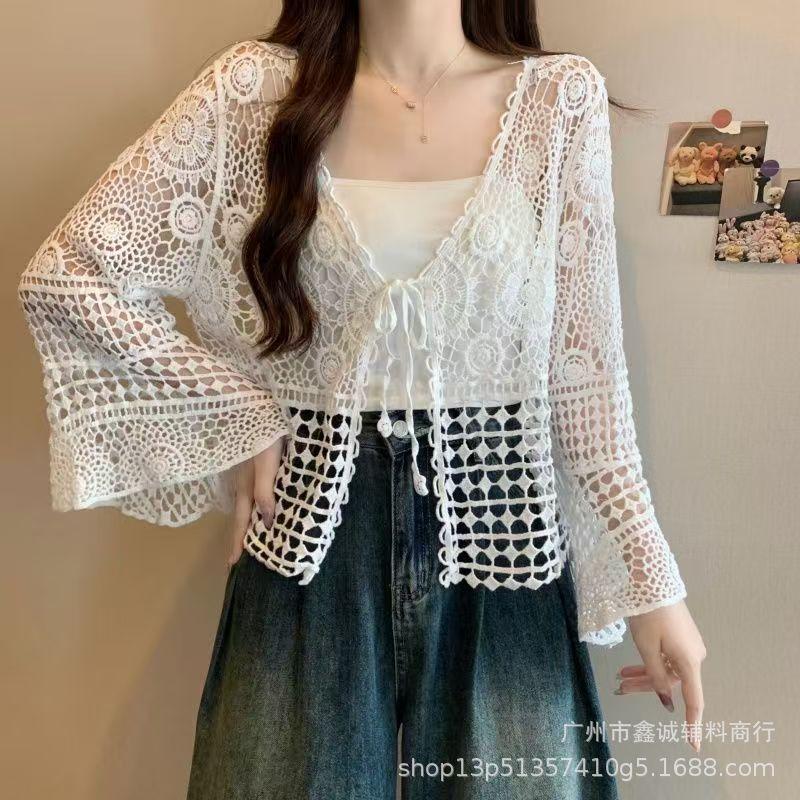 Huge good-looking crochet top for women with early autumn new models with suspender skirt, small shawl, lace blouse jacket