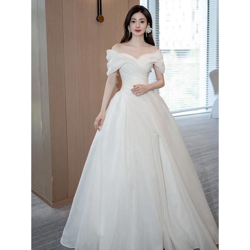 French Light Wedding Dress Bride 1011 New One-word Shoulder Satin Main Yarn Large Size Simple Door Yarn Welcome Yarn Travel Photography