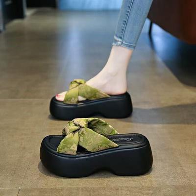Thick-soled Cool Slippers for Women's Summer Wear, New Fashion with Skirts, Light and Non-slip Beach Shoes, Small People Increase In Height