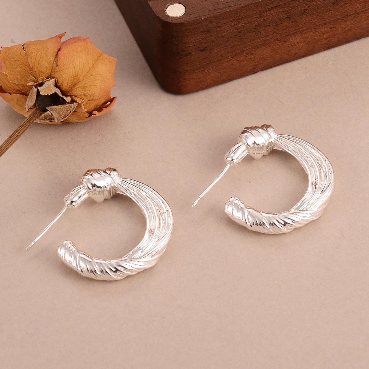 

Minimalist European & American Knot Stud Earrings - 925 Vintage Design