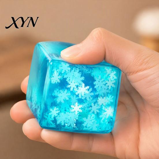 Calming Cube Toys Ice Stress Relief Toy, Glow-in-the-Dark Snowflake Filled Cube, Clear Sensory Toy Luminous Adults and Kids