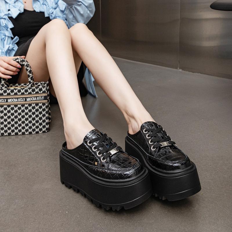 

Женские тапочки-ленивки на толстой подошве с крокодиловым узором, новые на весну, лето и осень 2025 года, без задника, полутапочки, повседневная обувь для женщин 39 чёрный