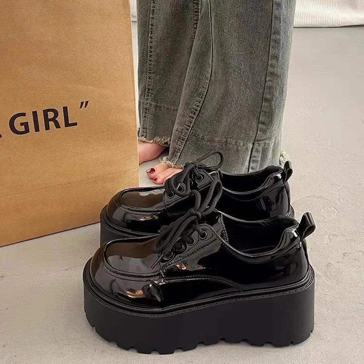 Fashion Women's Retro British Style Flatform Shoes Spring 2025 Versatile Thick Bottom Platform Pumps Round Toe Mid Heel Single Shoes