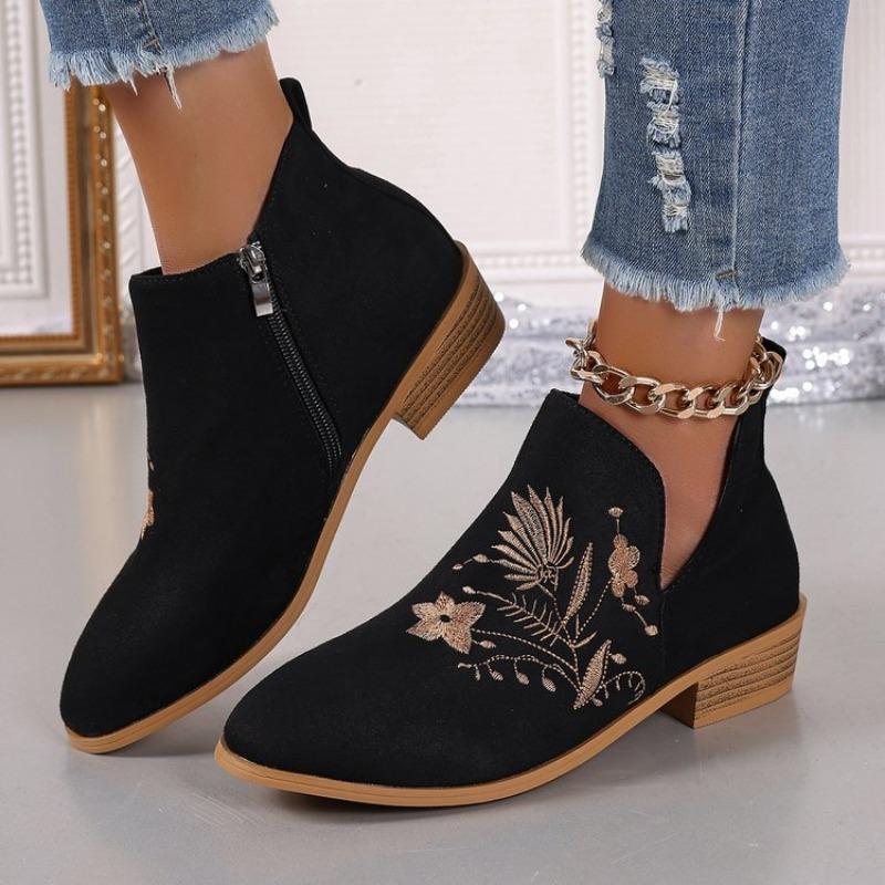 Large size Chelsea boots women's autumn and winter new embroidered side zipper fashion short boots women