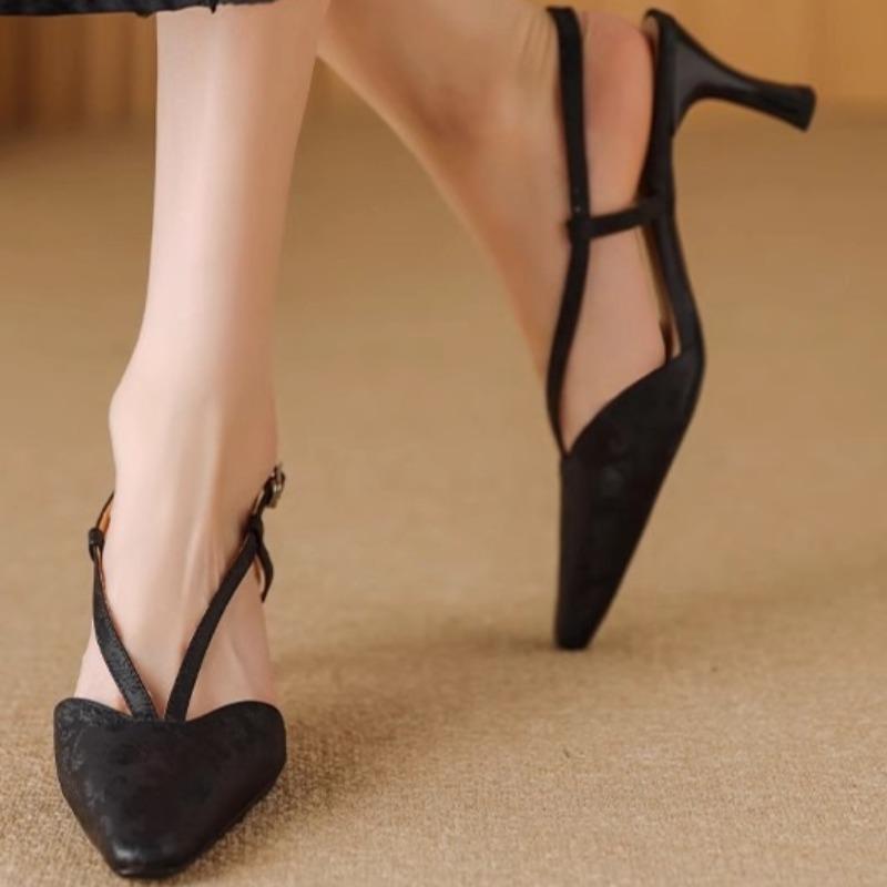 

Женские новые китайские ретро женские туфли на высоком каблуке с атласным принтом летом 2025 года Модные женские босоножки с открытым каблуком 42 чёрный