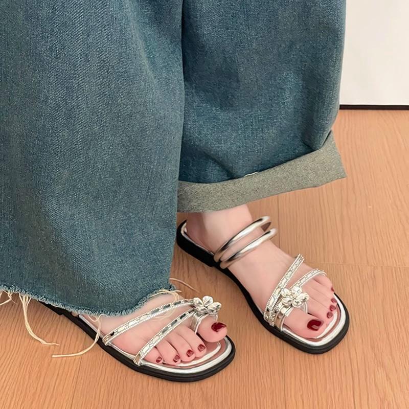 Flat-bottomed Slippers French Set-toed Small Cool Fairy Shoes 2025 New Summer Soft-soled with Skirt Rhinestone Sandals