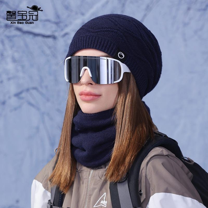 Winter hat, scarf, two-piece cover, women's outdoor velvet, thermal ear protector, muff, knitted wool hat.