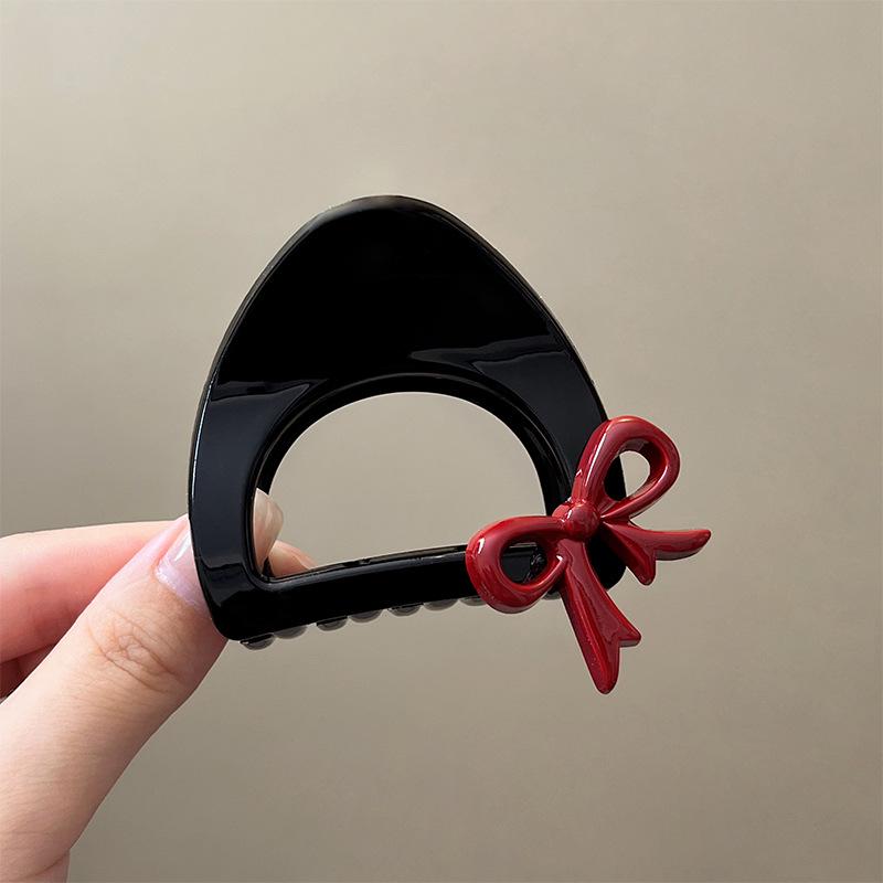 

Заколка для волос Акула с бантом в горошек - Сладкий и крутой стиль для женщин