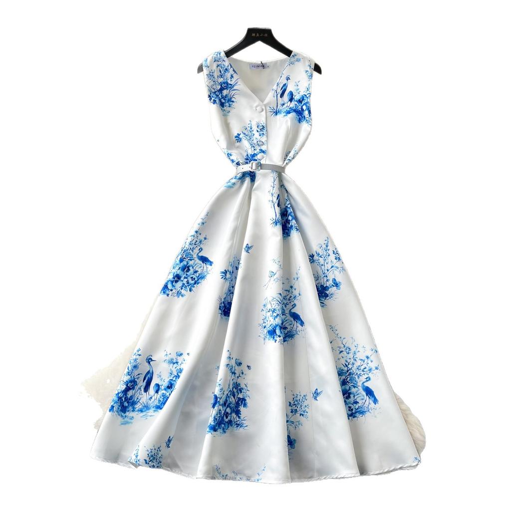 Blue and white porcelain wind sleeveless flower print dress women's summer V-neck waist thin temperament long dress commuting