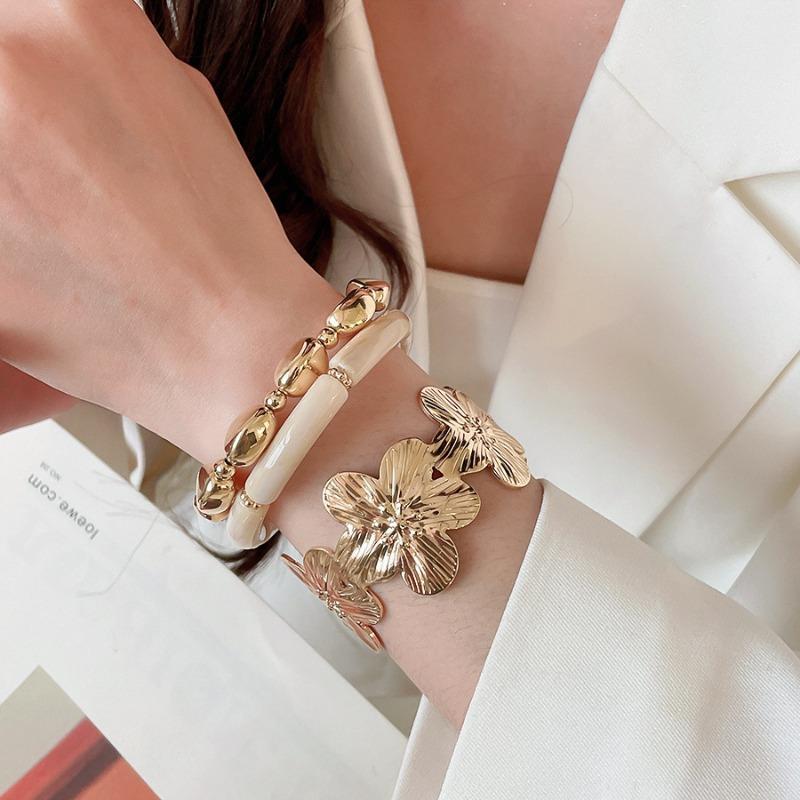 Metal Wind Geometric Flower Bracelet Set Fashionable Personality Exaggerated Bracelet Light Luxury High-end Jewelry