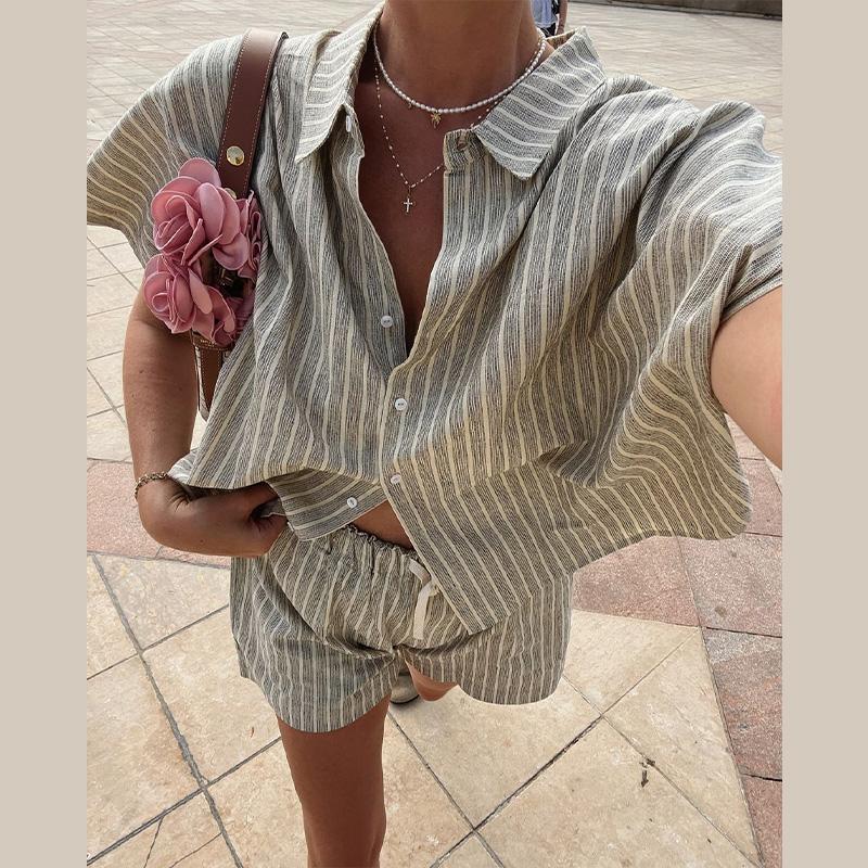 Striped Shirt Shorts Set Spring/Summer 2025 New Fashion Women's Comfort and Leisure 2-piece Set Loose Retro Versatile