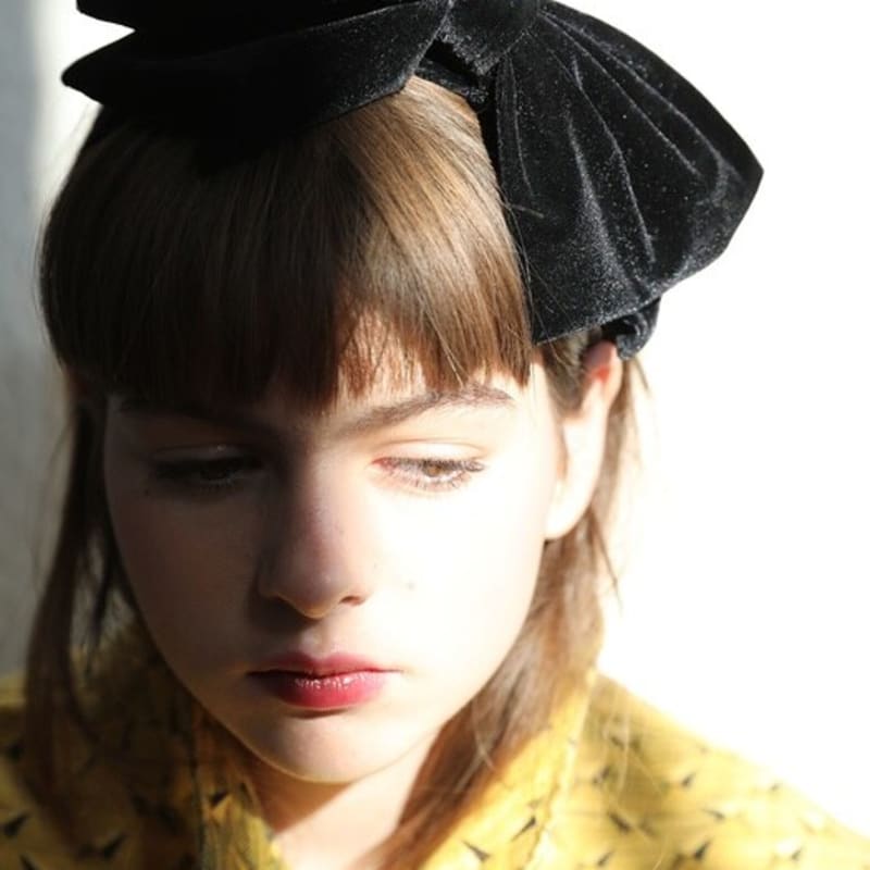 Elizabeth Moments Velvet Ribbon Headband