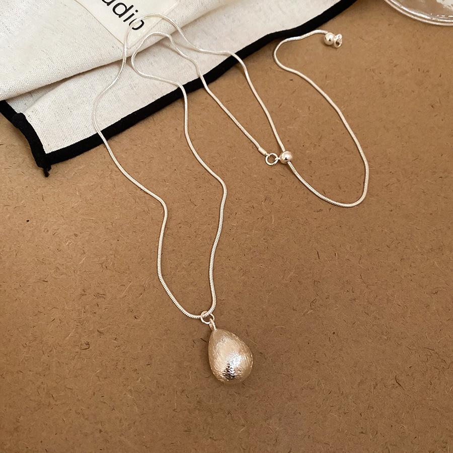 Retro Irregular Bow & Heart Tassel Necklace - Cool Versatile Clavicle Chain for Autumn & Winter