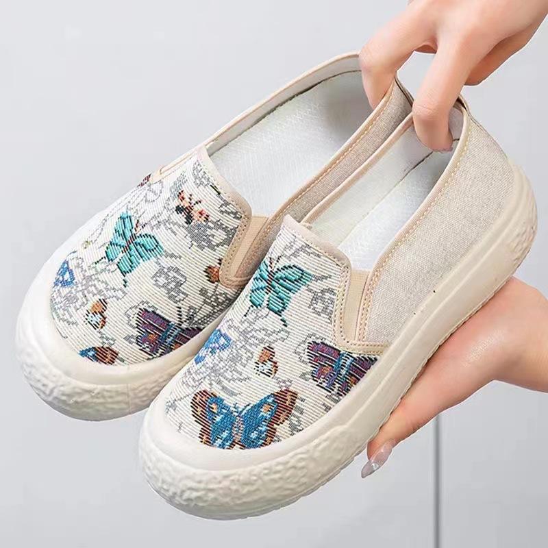 Old Beijing cloth shoes women's daily leisure soft sole one-pedal canvas shoes breathable fashion Korean version of mother shoes