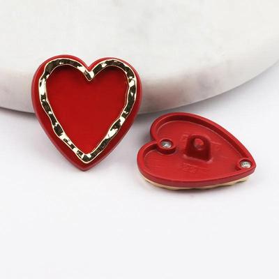 10 Adet/grup 15/22mm Narin Kırmızı Kalp Düğme Vintage Altın Konturlu Düğme Hırka Kazak Dekoratif Düğmeler