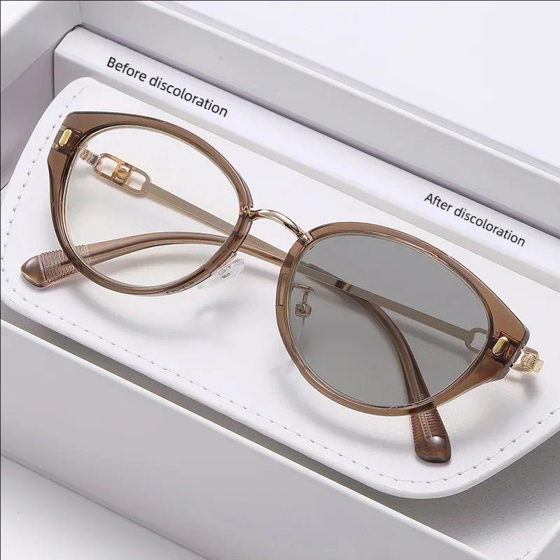 

New Slim Fashion High-definition Color-changing Glasses Trendy Color-changing Myopia Glasses For Men And Women 053 0 коричневый