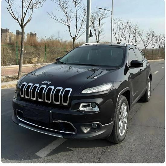 Jeep Cherokee DRL Lampshade for 2016-18 Models: Transparent Headlight Face Shield
