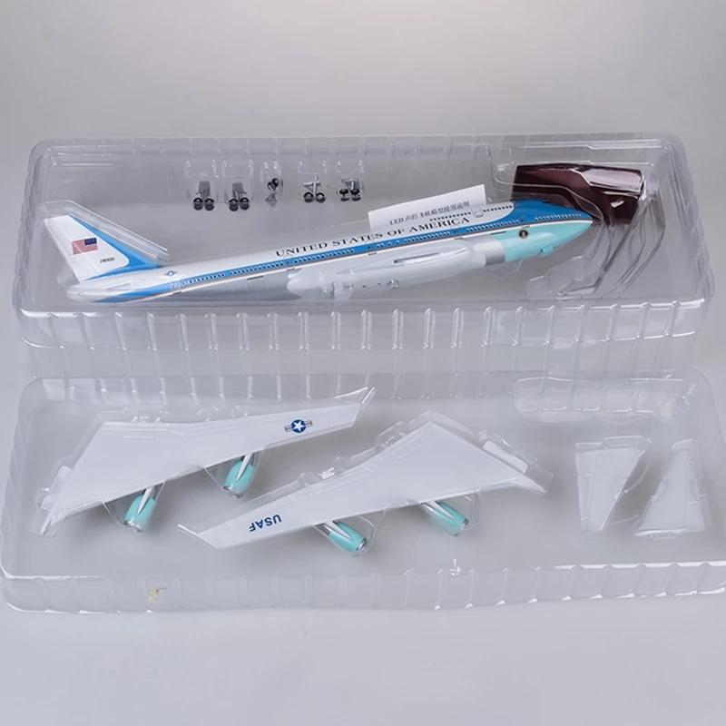 Aircraft Home Decoration 1/150 Scale 47cm B747 Airplane Model B747 Air Force One Aircraft Model with Lights and Wheels Landing