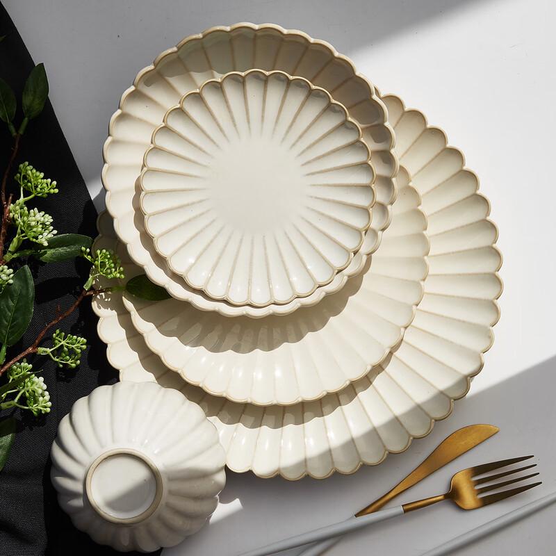 Elegant European Style Ceramic Dinner Plate