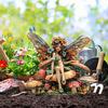 Fee sitzt auf Pilz Gartendekoration, Acryl Elf Gartenschild mit Erdspieß, Dekorativer Feengartenpfahl für Außenbereich Hof Rasen Terrasse