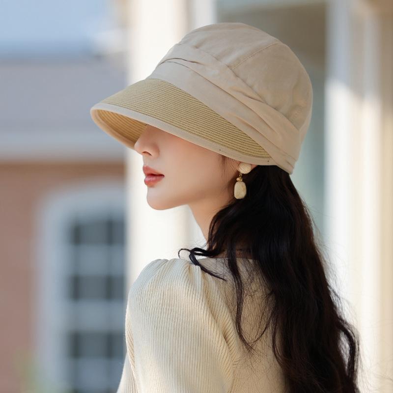 Nouveaux chapeaux de printemps et d'été, tempérament polyvalent pour femmes, chapeau de soleil plissé au sens avancé, chapeau de soleil respirant et protégeant du soleil pour voyage en extérieur