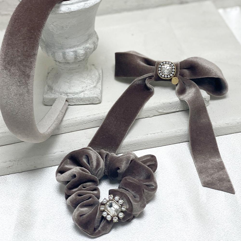 Besty Velvet Ribbon Pin Hairband Scrunchie 3-Piece Gift Set