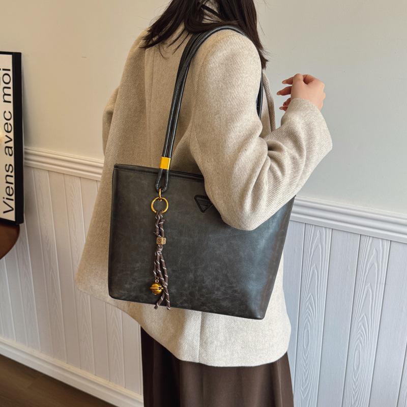 Tote Bag Premium 2025 New Fashion Versatile Commuter Leisure Shoulder Large Capacity Women's Bag