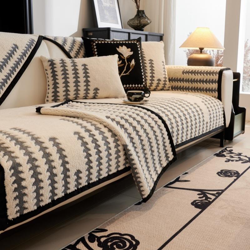 

Autumn and Winter Plush Sofa Mat Cover for Living Room Solid Color Luxury Sofa Cover L Shaped Anti-slip Couch Slipcover 70x70cm 1pcs