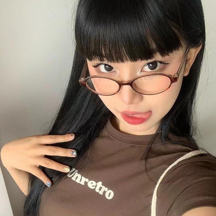 

Vintage Oval Frame Eyeglasses Lightweight Durable Frame Suitable for Various Face Shapes Comfortable Fit Stylish Design