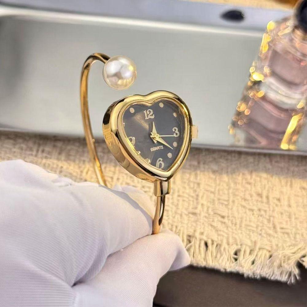 New Heart-shaped Dial Pearl Watch Adjustable Elegant Bracelet Watch Gift Luxury Ladies Watch for Women