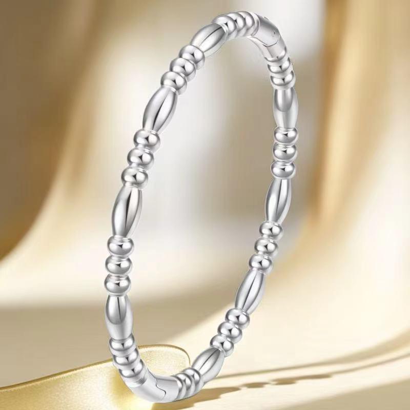 Women's Titanium Steel Bracelet with Inlaid Diamonds - Elegant Starry Design, Non-Fading, INS Style, High-End Full Diamond Bangle.
