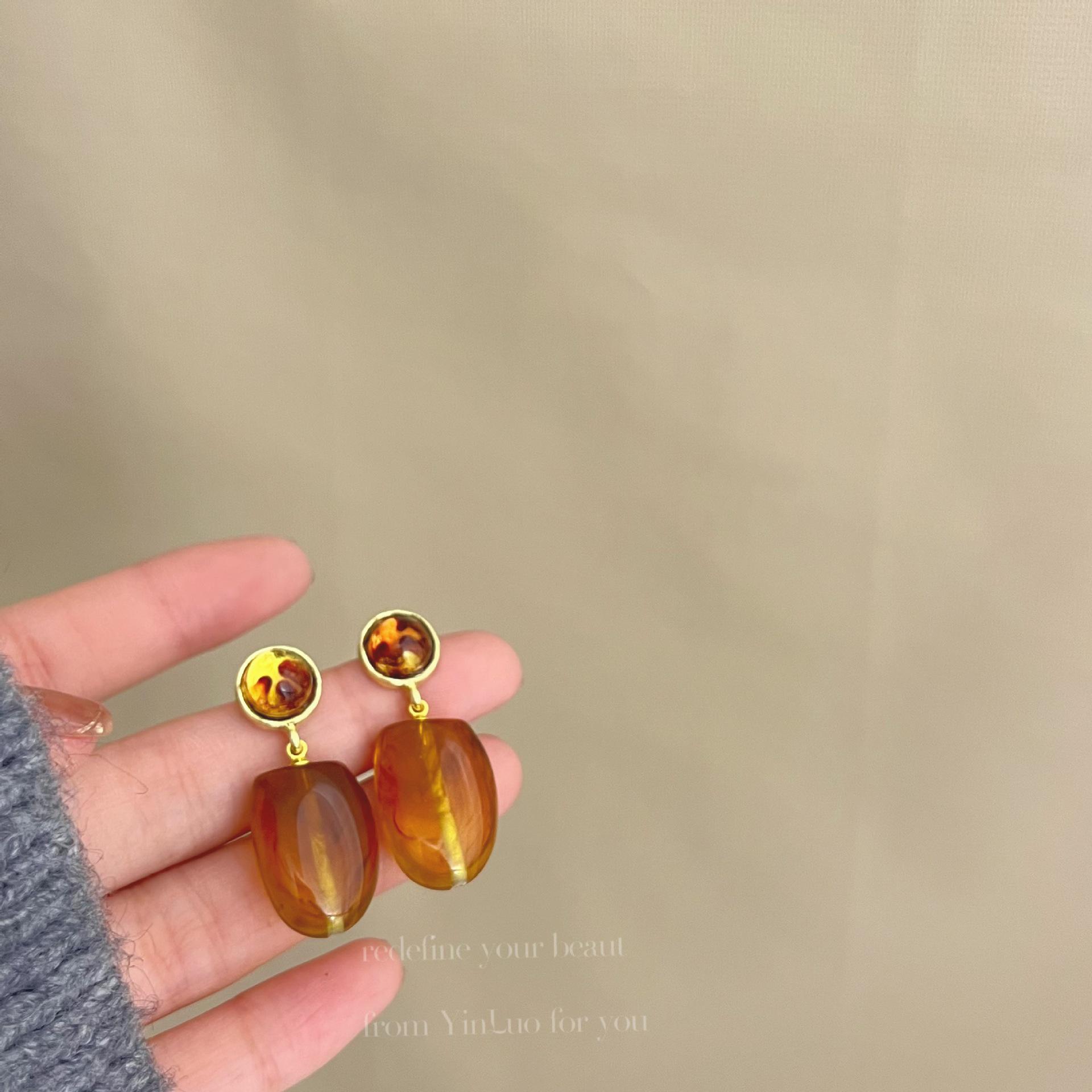 

«Серьги-иглы Майяра 925»: Янтарный жемчуг в стиле ретро для осени/зимы