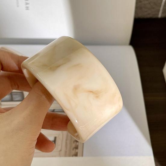 Acrylic Bracelet Retro Style Irregular Geometric Design Women Bangle Handmade Statement Bracelet Fashion Accessory